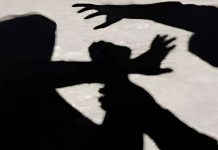 पुणे : कारमध्ये लैंगिक छळाची तक्रार वकिलाने केल्यानंतर चौघांना अटक