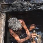 राष्ट्रीय सफाई कर्मचाऱ्यांसाठी आयोगाने PCMC मधील कथित मॅन्युअल नाला साफसफाईची चौकशी करण्याची मागणी केली आहे