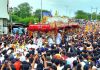 संत तुकाराम महाराज आणि संत ज्ञानेश्वर महाराजांच्या पालख्यांसोबत लाखोंच्या भक्तीभावाने पुण्याचा वेग मंदावला